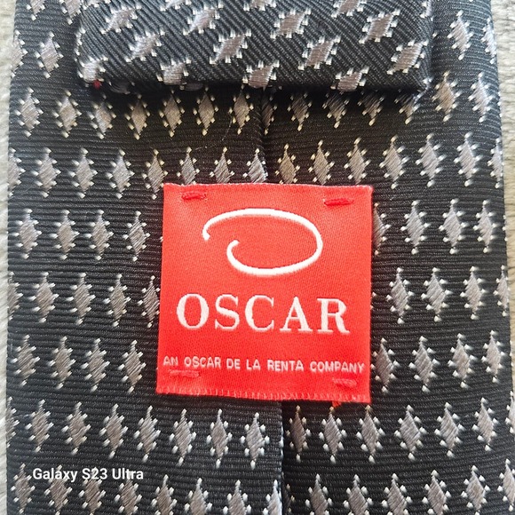 Oscar, Oscar de la Renta tie necktie black white geometric design, 60", silk - Picture 4 of 6